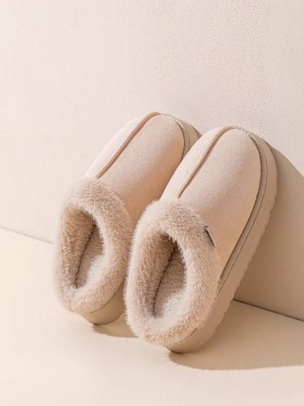 Pantuflas de felpa para hombres para uso en interiores durante otoño e invierno con suela antideslizante de EVA gruesa. Pantuflas de invierno con forro de piel para mantener el calor y comodidad para usarse en exteriores