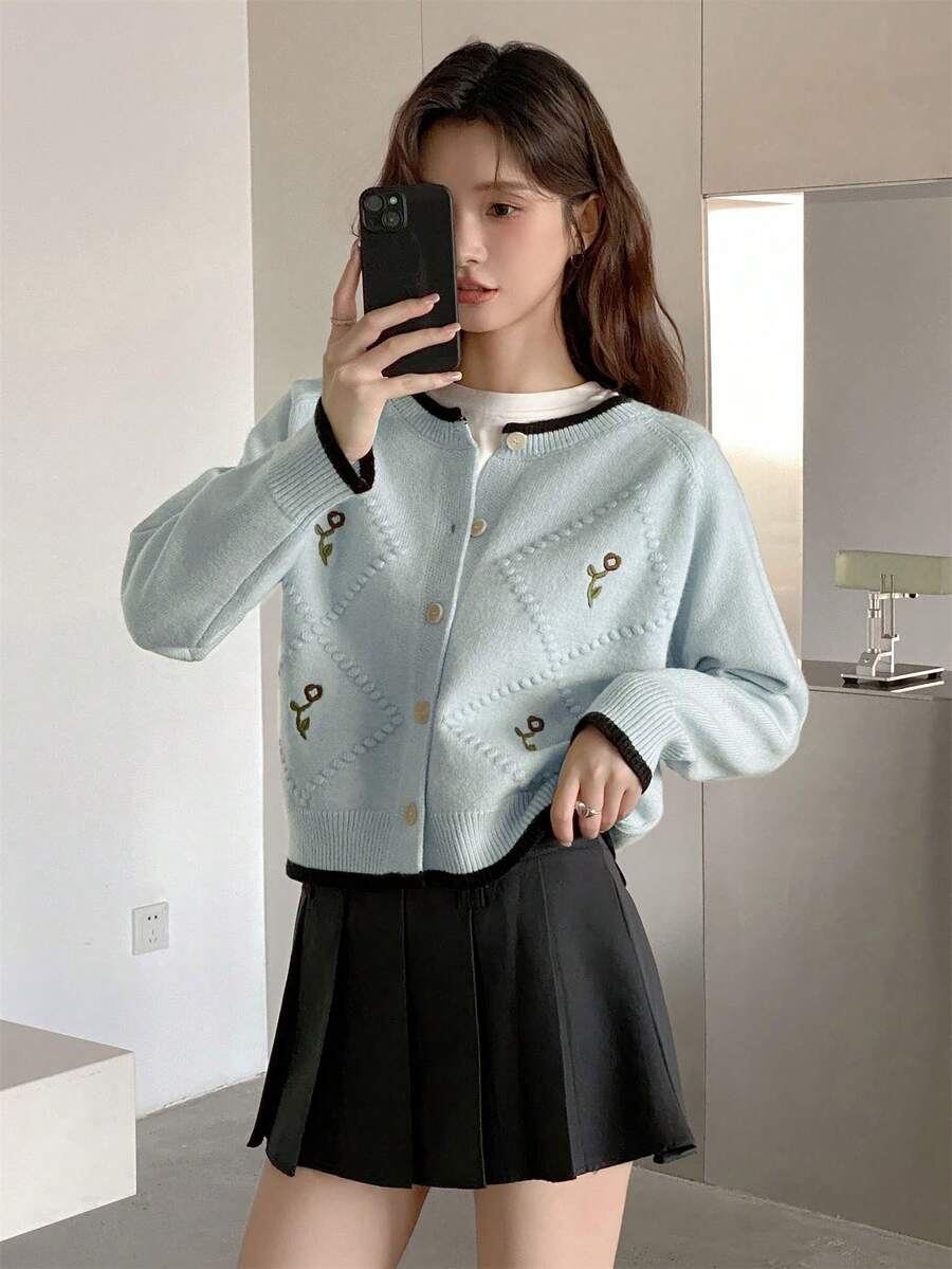 复古花朵刺绣设计女式毛衣开衫，秋冬季，适合日常通勤，长袖上衣