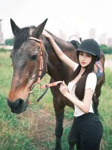 1 件 PU 皮革马鞭，柔软马术鞭，带防滑编织手柄和腕带，马术训练配件 - 彩色 - 查看 2