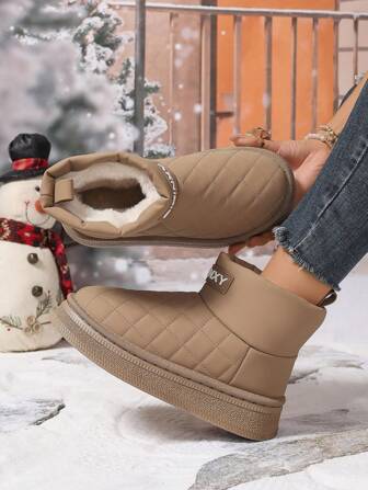Women's Thick-Sole Slip-On Snow Boots, Fashion All-Match Outdoor Non-Slip Warm Plush-Lined Waterproof Short Boots, Lug Sole Platform Shoes, Autumn/Winter 2024