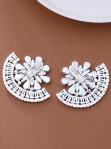 1 par de pendientes de clip de oreja en forma de abanico exagerada con strass plateados, accesorios de lujo para mujer