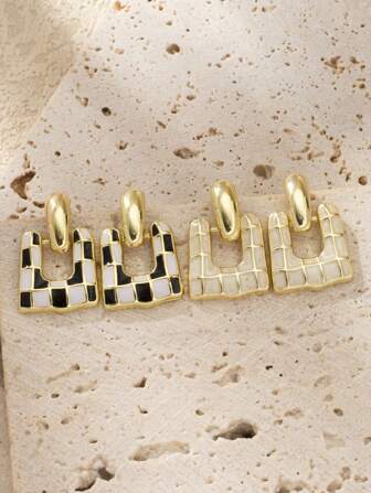 LUMIDIYA 2 对/套经典复古格子设计耳环，贝壳色和黑白组合，时尚简约的 Ins 风格耳环，适合女性日常佩戴，适合所有场合的百搭时尚配饰