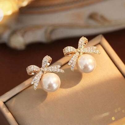1 对复古水晶和珍珠蝴蝶结装饰耳环，适合女孩，适合日常和派对佩戴，秋冬季