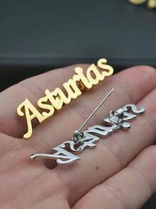 Personalisierter Namensschild Brosche mit individueller Beschriftung, Edelstahl Brosche, Geschenk für Frauen, Vatertag, Muttertag, verziertes Design