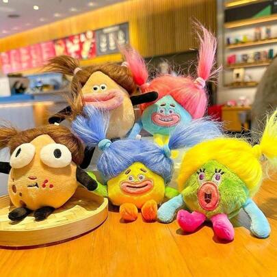 1 件丑娃娃毛绒娃娃可爱小雕像娃娃，汽车装饰创意礼物，多巴胺娃娃吊坠（无橡皮筋），颜色随机发送