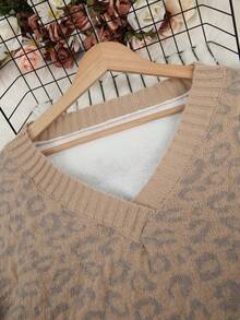 Plus Size V-Neck Leopard Print Knitted Casual Sweater, For Winter - Khaki - View 4