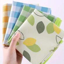 1 件耐用防水折叠垫 - 厚实、彩色无纺布 | 易清洁且无异味 | 非常适合露营、野餐、音乐会和户外探险 - 彩色 - 查看 4