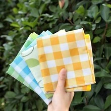 1 件耐用防水折叠垫 - 厚实、彩色无纺布 | 易清洁且无异味 | 非常适合露营、野餐、音乐会和户外探险 - 彩色 - 查看 9