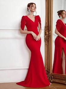 新款性感 V 领露背珍珠礼服，修身优雅拖尾晚礼服，春夏派对礼服婚礼宾客礼服