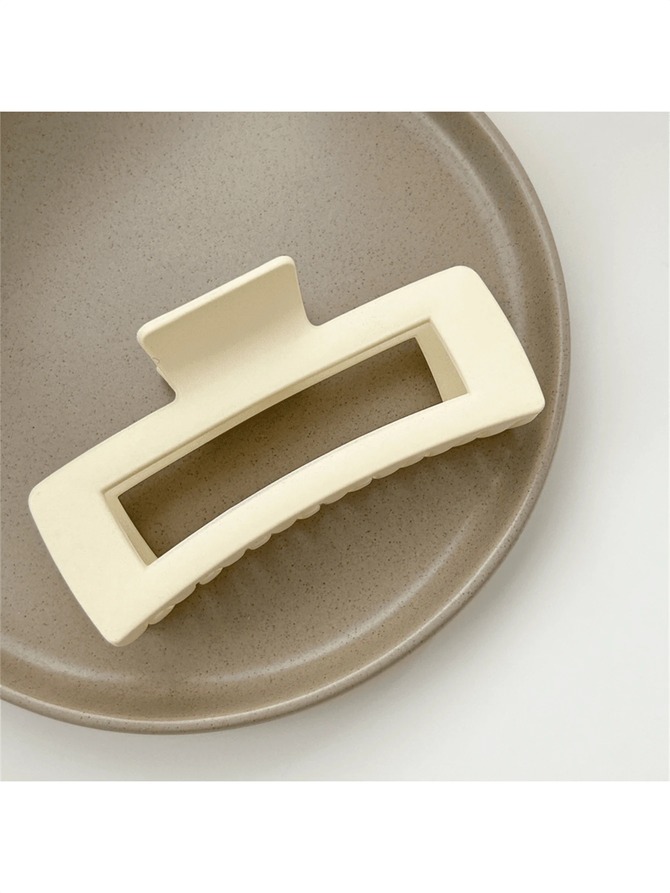 1pc Fish Tail Hair Clip, Simple And Elegant Design, Available In 3