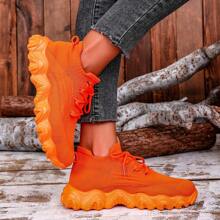 Breathable Lightweight Fabric Lace-Up Casual Fashionable Women Sports Shoes Suitable For Outdoor Wear
