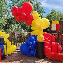 Set de 106 globos con temática de superhéroe que incluye arco de globos, guirnalda, suministros para fiestas con globos en rojo, azul, amarillo, decoración de fiesta de dibujos animados para cumpleaños - Multicolor - Ver 4
