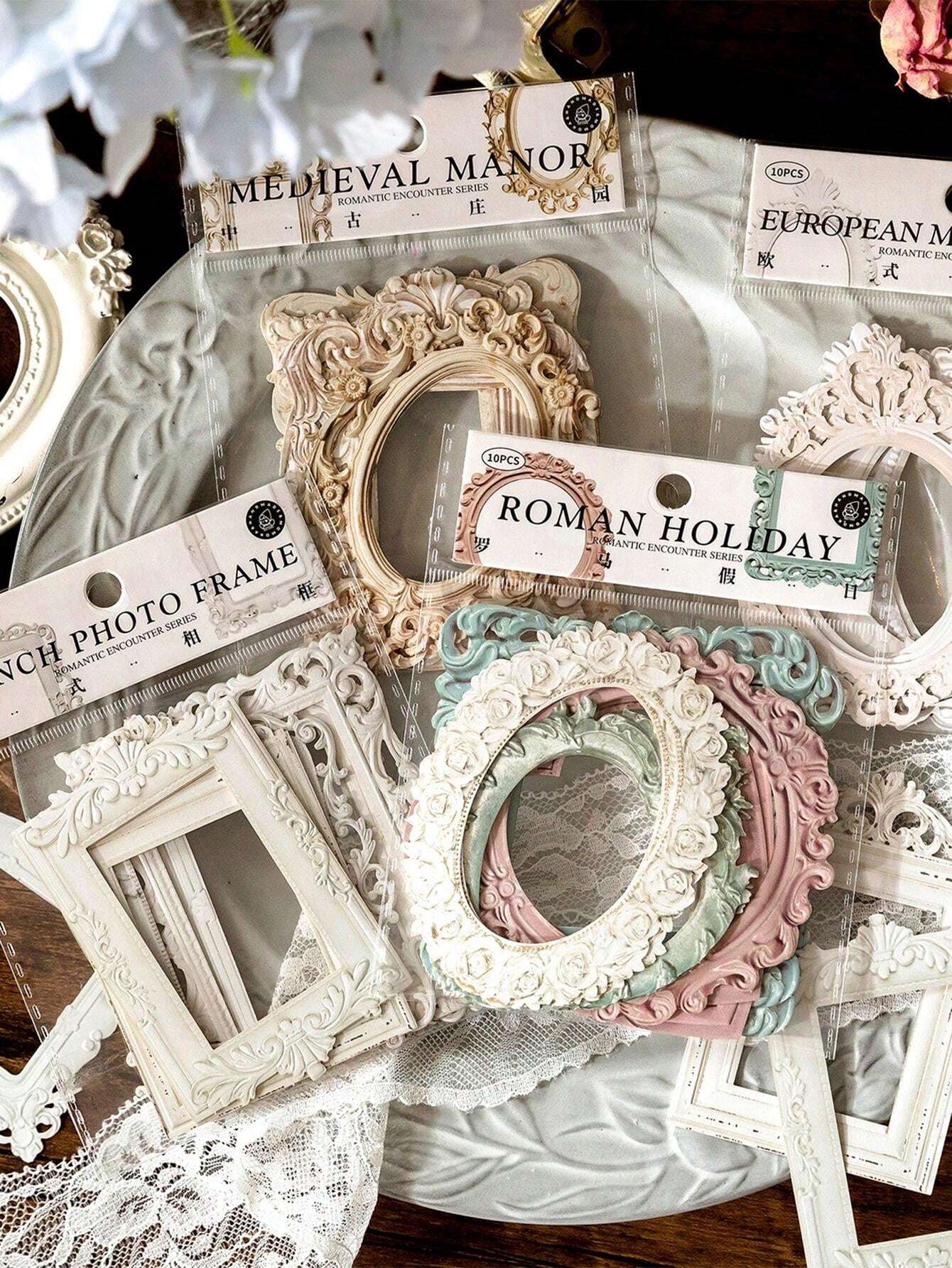 1 Set Of Special Paper Hollow Embossing Collage Cards, European Vintage