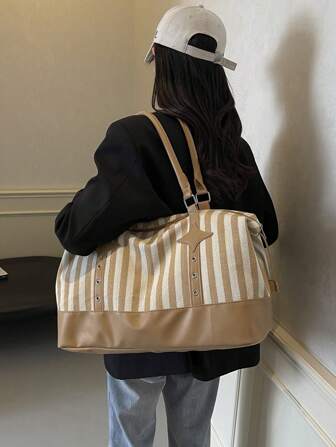 1 bolsa casual com padrão listrado e vários compartimentos. Bolsas crossbody de cor sólida da moda. Bolsas de ombro de grande capacidade com design de alça de bagagem. Mochilas portáteis unissex com separação seco-molhado. Bolsa de viagem