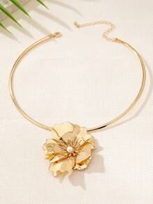 5 Stücke luxuriöses asymmetrisches Metall-Blumen-Halsketten-Set, charmantes Blumen-Armband, minimalistischer Ring, modische Ohrringe, eleganter hochwertiger Schmuck für Frauen