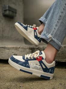 （尺码偏小一码）男士随机印花低帮平底休闲运动鞋，时尚舒适百搭休闲鞋，户外徒步男鞋，情侣鞋，非常适合搭配休闲牛仔裤和运动装。 - 米蘭 - 查看 10