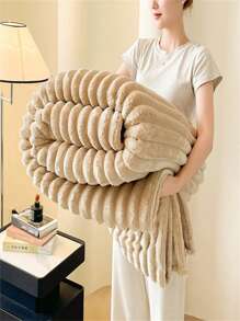 1pc Solid Color Plush Flannel Blanket, Soft & Cozy For Sofa, Nap, Air Conditioning, Car, Bedroom, Hotel - Skin-Friendly Material