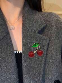 红樱桃胸针女高端奢华优雅高级毛衣大衣纽扣西装胸花别针配饰新款时尚樱桃胸针简约清新水果徽章适合包包衣服帽子礼物 - 彩色 - 查看 4
