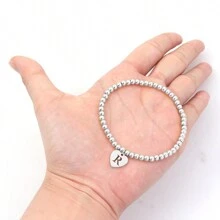1 pièce Bracelet initial en forme de cœur en acier inoxydable, couleur argent, bracelet à perles pour femmes. Cadeau pour la Saint-Valentin, maman, mère, fête des mères