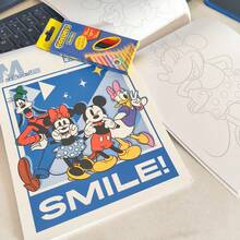 (SOAP STUDIO) Và Sách tô màu, Nhiều mẫu thiết kế vui nhộn và mang tính giáo dục, Bao gồm nhãn dán chữ số và bảng chữ cái tương tác, Có kèm theo một bộ bút chì màu, Thúc đẩy khả năng học tập sáng tạo, vẽ và phát triển nhận thức, Hoàn hảo để sử dụng tại nhà, trong khi đi du lịch hoặc làm quà tặng hấp dẫn và mang tính giáo dục cho người hâm mộ. - Nhiều màu - Xem 9