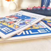 (SOAP STUDIO) Và Sách tô màu, Nhiều mẫu thiết kế vui nhộn và mang tính giáo dục, Bao gồm nhãn dán chữ số và bảng chữ cái tương tác, Có kèm theo một bộ bút chì màu, Thúc đẩy khả năng học tập sáng tạo, vẽ và phát triển nhận thức, Hoàn hảo để sử dụng tại nhà, trong khi đi du lịch hoặc làm quà tặng hấp dẫn và mang tính giáo dục cho người hâm mộ. - Nhiều màu - Xem 6