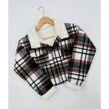 Chamarra peluche corta tipo crop top manga larga - Camel - Ver 1