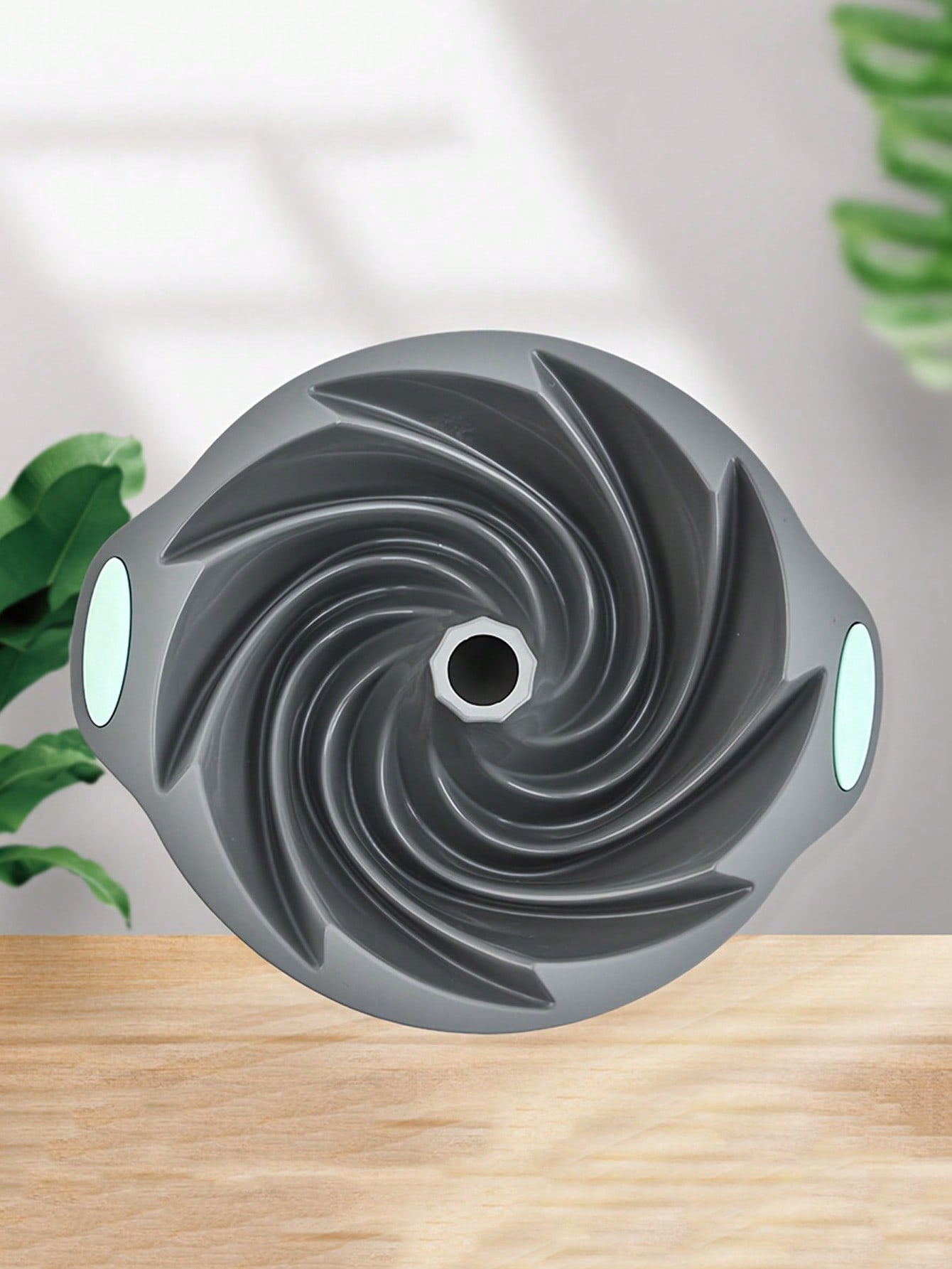 قالب كيك بأنبوبة مموجة قديم ذو قطع خاصة ، أداة خبز...