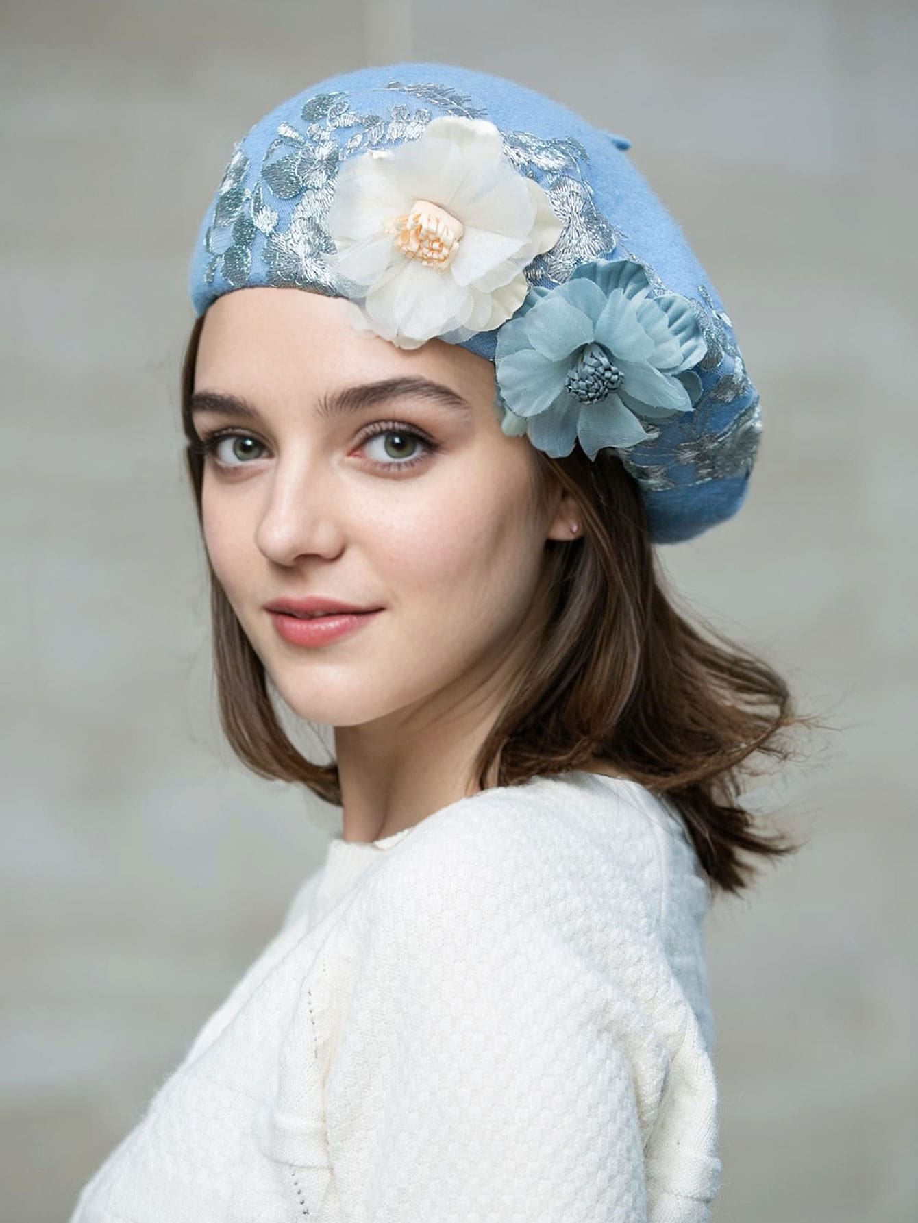 1 pieza Boina elegante de lana para mujer con aplicaciones florales, otoño/invierno