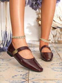Giày sandal đế bằng mũi vuông thời trang có khóa đồng, thoải mái và đơn giản theo phong cách Châu Âu, Thu/Đông 2024 - Màu Đỏ Sâu - Xem 4