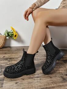 Fashion Match Sweater,Women's Platform Boots, Fashionable & Versatile Chelsea Short Boots, Black Boots For Autumn/Winter. Suitable For Daily Outfits, Parties, Gatherings, Weddings, Work Attire. Pairs Well With Jeans, Skirts, Leather Pants, Dresses, Leather Jackets, Sweaters, Down Jackets, Hoodies, Coats, Blazers,Boots For Women - Black - View 3