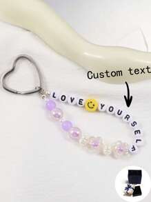 定制钥匙扣可爱卡通紫色系列字母珠钥匙圈吊坠，可定制姓名、口号、地点、日期、专辑名称、音乐会支持，适合生日、情人节、周年庆典、送给爸爸、妈妈、女朋友、男朋友、朋友的礼物 - 彩色 - 查看 1