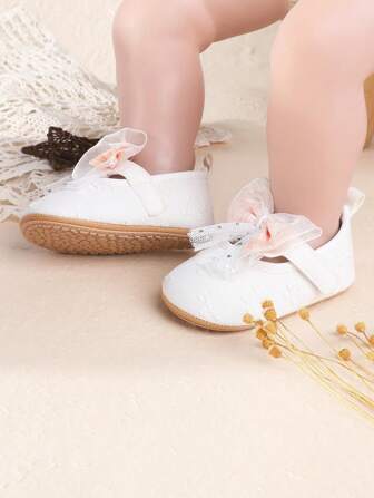 1 双可爱女婴公主鞋蝴蝶结装饰钩环幼儿鞋，软底学步鞋
