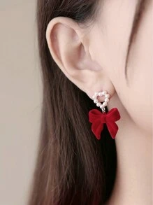 1 paire de boucles d'oreilles à tige avec un design de nœud en forme de cœur en velours et faux perles, nœud noir. Bijou de mode pour cadeau aux femmes, convient pour le Nouvel An, le Printemps, la Saint-Valentin, la Fête des Mères.
