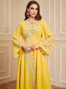 Siskakia 穆斯林开斋节亮片 V 领长袖配腰带女士卡巴雅礼服 - 黃色 - 查看 6