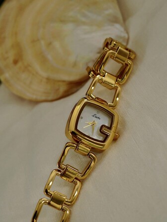 1pc Women's Elegant High-End Fashion Luxury Quartz Watch, Silver Color, Stainless Steel Band, Rhinestone & Mother Of Pearl Dial, Hollow Design, Retro Chic Style, Waterproof, Suitable For Casual, Party And Gift Giving