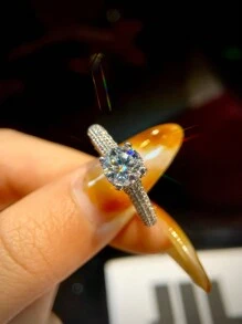 1 件 1 克拉冰雪女王莫桑石钻石戒指，S925 纯银戒指，女士订婚结婚戒指，奢华珠宝礼物，结婚周年纪念礼物 - 銀色 - 查看 1