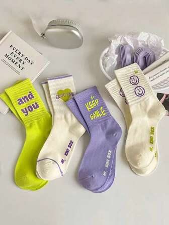 4對任意女性襪子，春/夏新中筒襪，時尚街頭運動襪，舒適透氣字母襪，隨機發貨