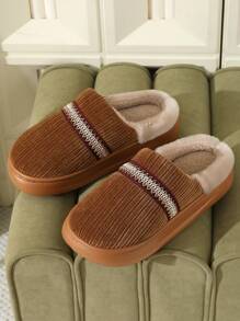 新款刺绣保暖舒适防滑男士家居拖鞋，适合秋冬季节