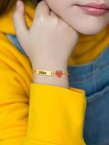 Un bracelet enfant personnalisé mignon avec fraises, idée cadeau de retour à l'école, d'hiver, pour la Saint-Valentin pour garçon ou fille - Multicolore - Voir 2