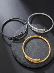 1 件简约不锈钢钉子手镯，适合日常佩戴