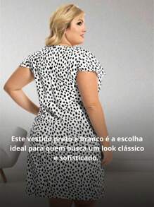 Vestido Preto e Branco Decote Quadrado Manga Curta Plus Size - Preto e Branco - Visão 4