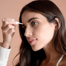 带灯镊子 – 带 LED 灯的精密斜头，男女皆宜 - 最精细的抓握点，可获得专业效果 - 非常适合眉毛、鼻子、嘴唇，透明光不锈钢脱毛器 - 銀色 - 查看 7