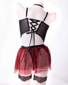 Conjunto 7 piezas Lenceria Disfraz de Vampira sexy para halloween y cosplay con brasier tipo corset y tanga con lentejuelas, falda liguero, gargantilla, mangas y capa - Rojo - Ver 3