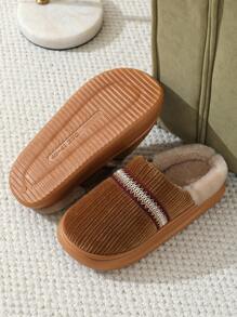 新款刺绣保暖舒适防滑男士家居拖鞋，适合秋冬季节