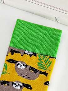 1 Pair Men's Yellow Retro Artistic Print Crew Socks, Casual & Breathable Mid Calf Socks