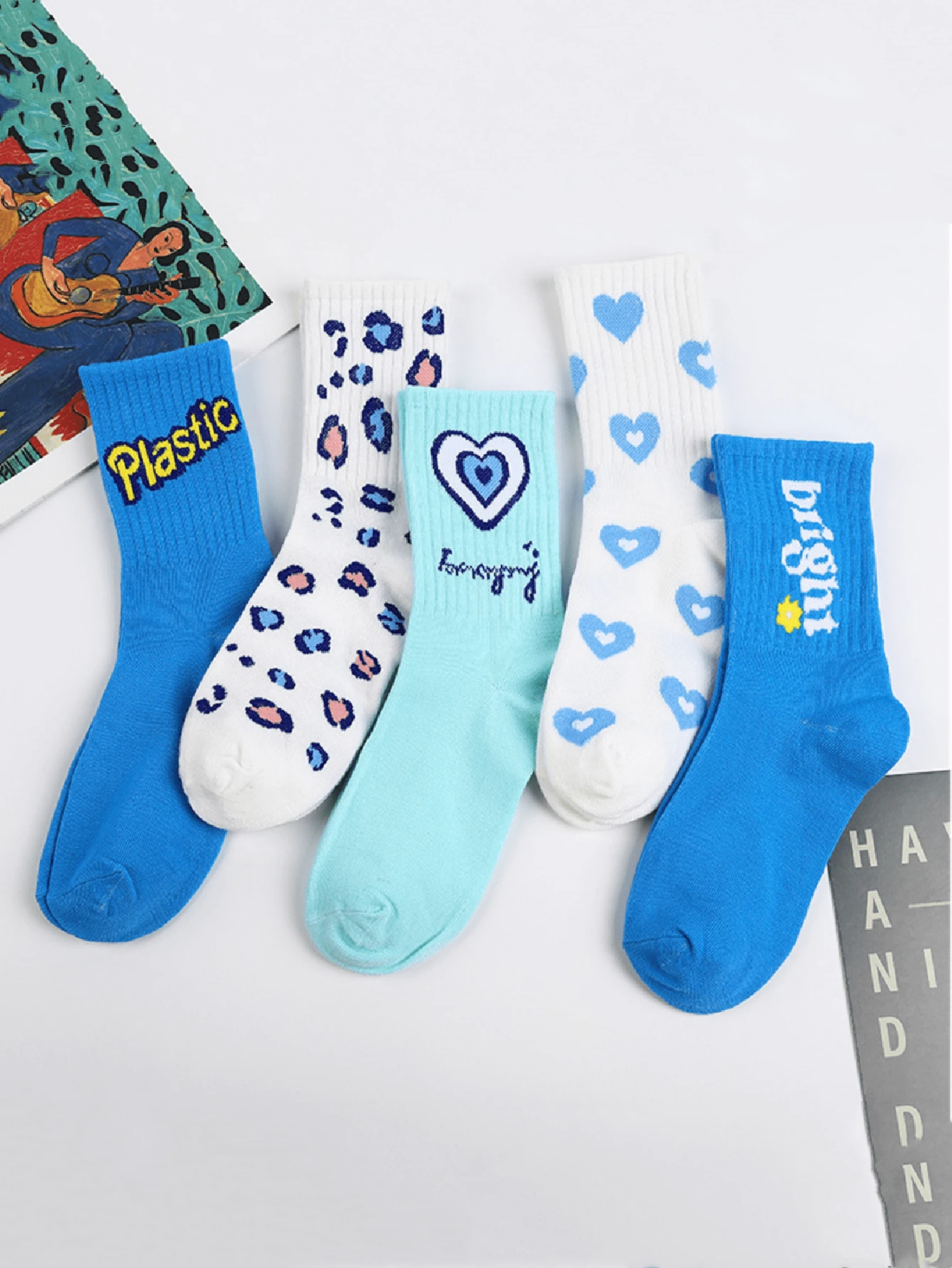 5 đôi tất dài đến bắp chân tông màu xanh thời trang quốc gia, tất thể thao cho học sinh có họa tiết chữ và trái tim, phù hợp cho bốn mùa, tất dài phong cách đại học dành cho nữ - Nhiều màu - Xem 1