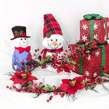 150cm/5FT Berry Christmas Garland, Artificial Poinsettia Garland With Red Berries And Holly Leaves, Pine Cone Garland For Christmas Holiday Party Decorations Christmas Décore Christmas Decoration - 紅色和綠色 - 查看 6