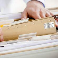 Phomemo 热敏自粘标签，适用于 M110/M120/M200/M220/M221 标签机，0.78 英寸 *0.39 英寸（20*10 毫米）600 个标签/卷，适用于办公室、家庭、学校、标记、日期（白底黑字） - 一卷白色 - 查看 4