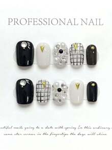 10 件奢华手工按压指甲短方形假指甲珍珠羊毛布设计假指甲带 3 件套工具粘合指甲胶标签适合女孩和女士的日常工作和生活。 - 黑與白 - 查看 1