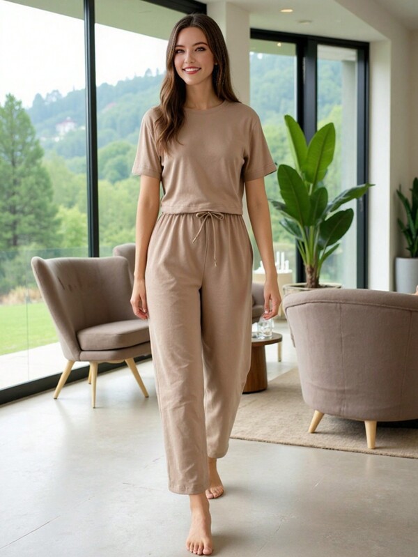 2 pezzi Set da jogging con pantaloncini e top a maniche corte in tinta unita minimalista per donna, adatto per l'uso quotidiano in casa